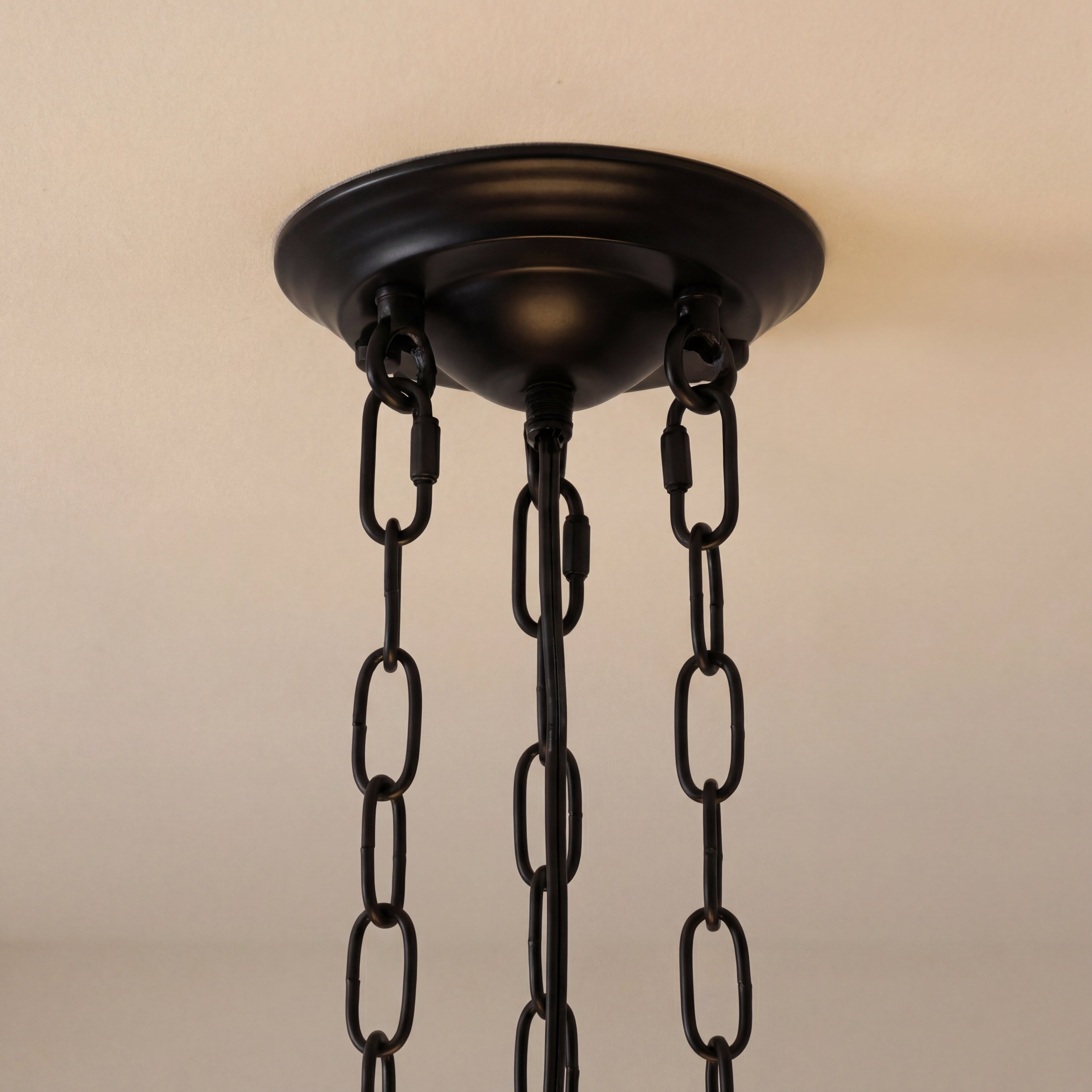 Lámpara colgante vintage de color blanco lechoso