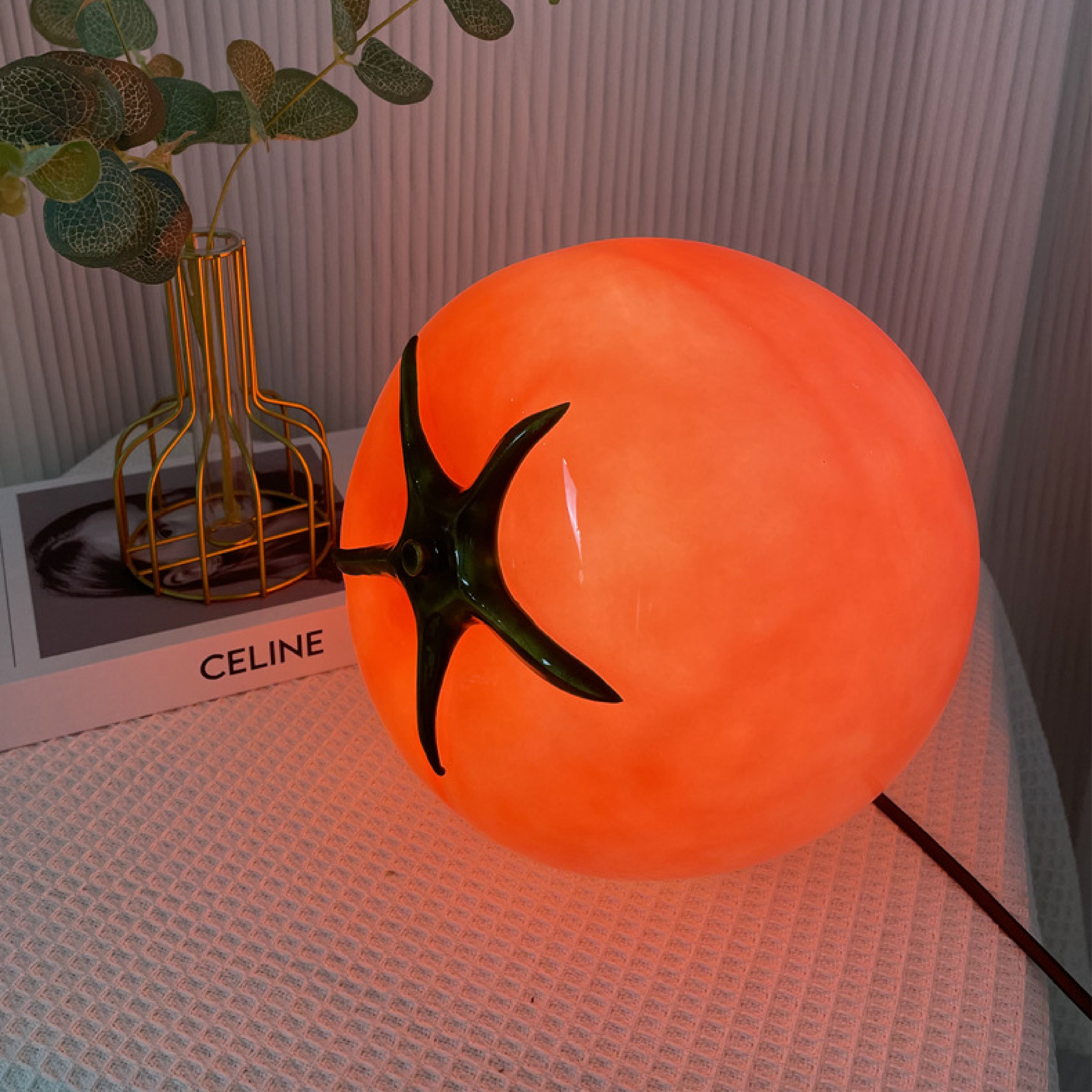 Tomato Table Lamp
