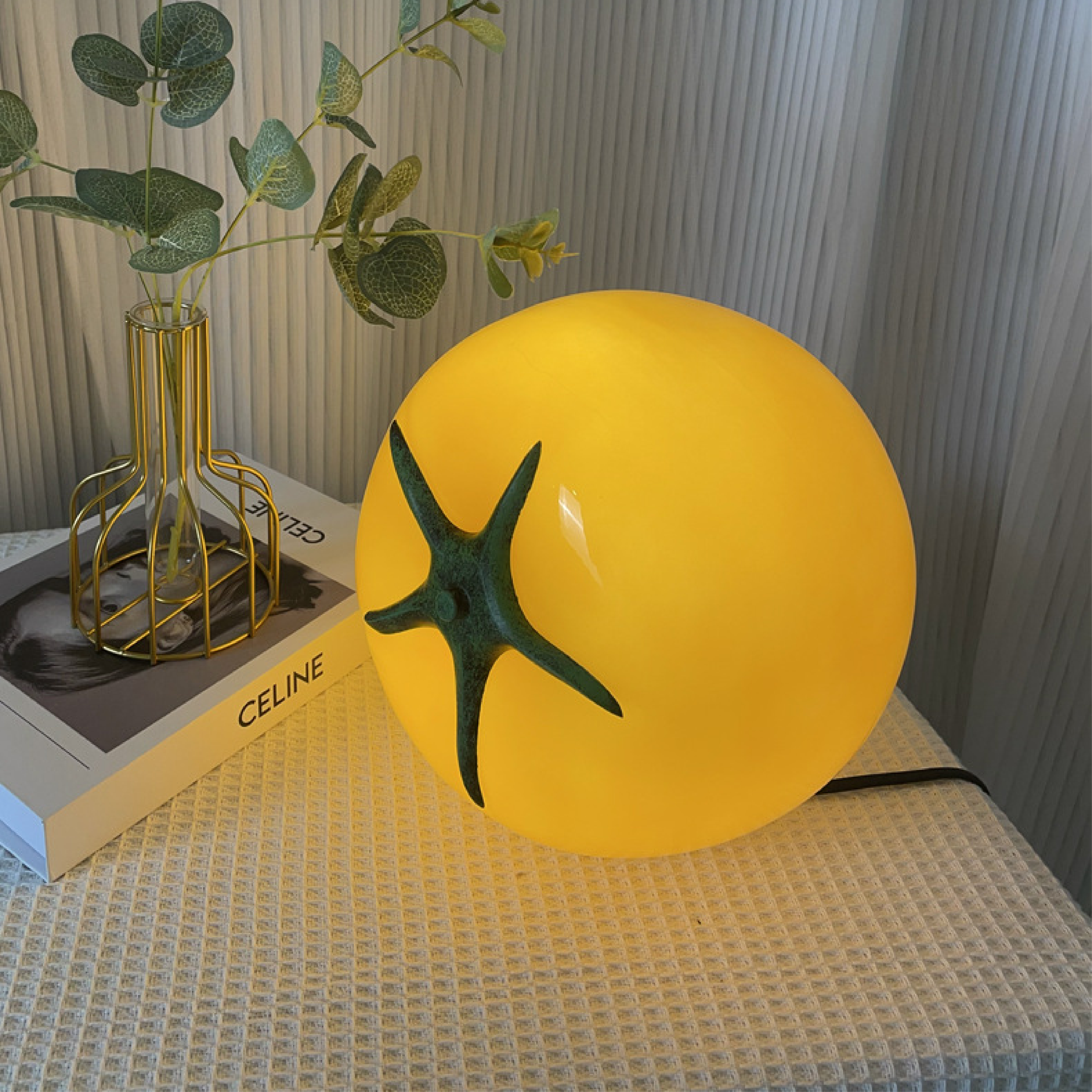 Tomato Table Lamp